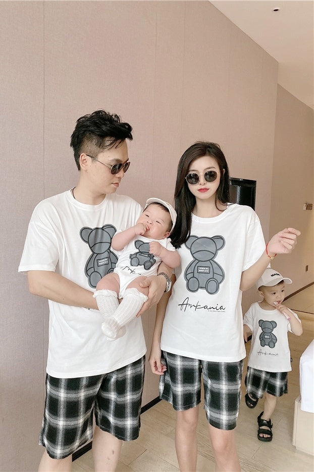 Cool and Relaxed Parent-Child Outfits - Cosplay Craze