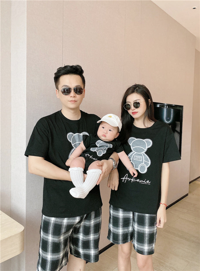 Cool and Relaxed Parent-Child Outfits - Cosplay Craze